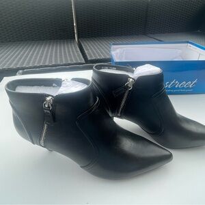 Easy Street Black Ankle Boots